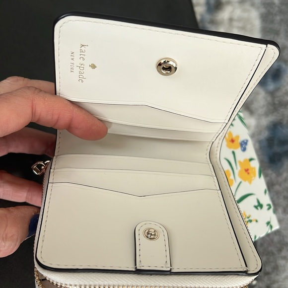 Kate Spade zip around wallet, crème multi brand new with tags and original box - Picture 5 of 10